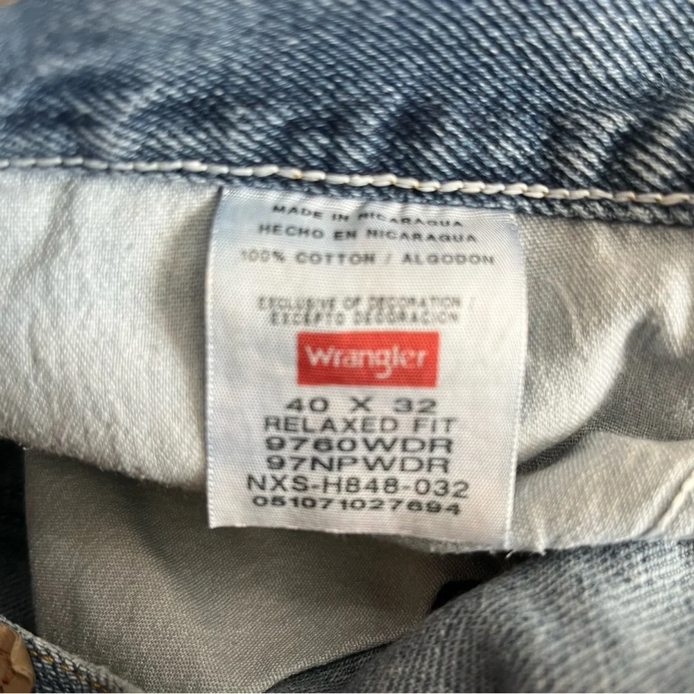 Men’s Wrangler Relaxed fit Blue Denim Jeans 40x32 - Picture 2 of 6